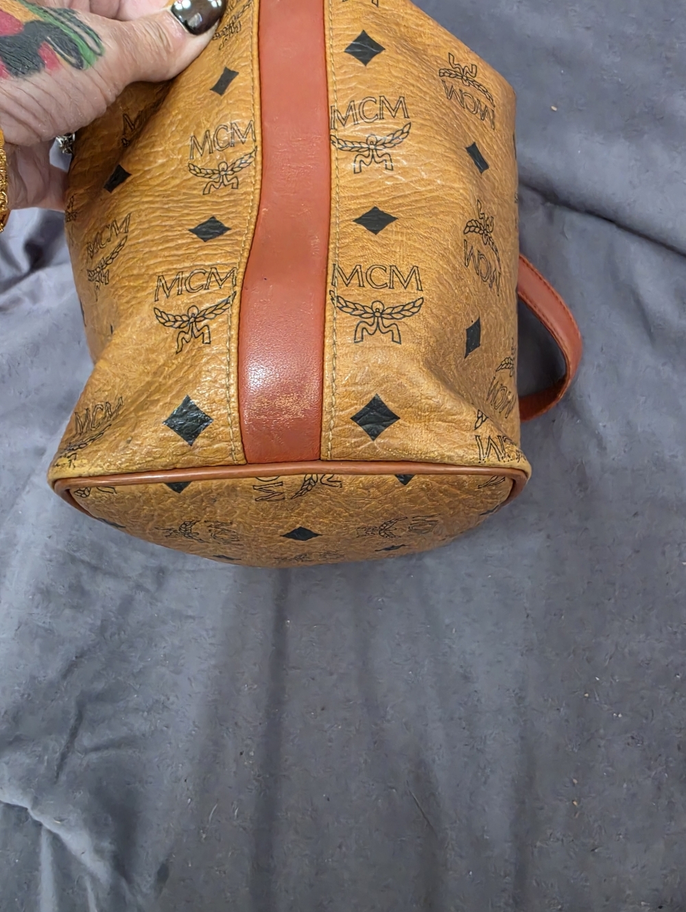 AUTHENTIC Cognac/Chestnut McM Visetos Leather Drawstring Bucket Shoulder Bag - Picture 8 of 15